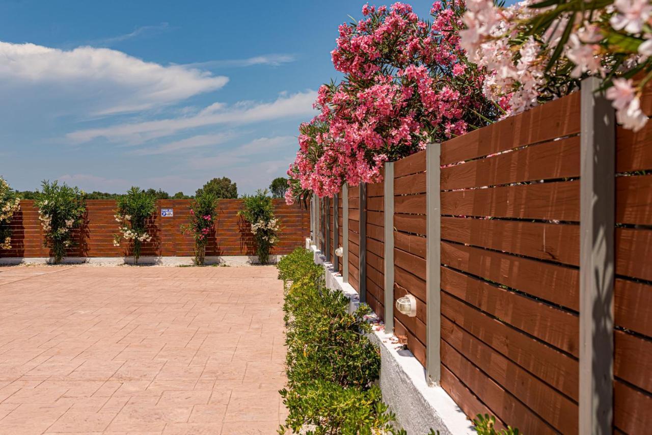 Blossom Villa ลากานาส ภายนอก รูปภาพ